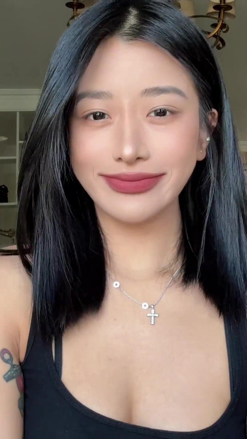 李添榮女友秀自拍：十分鐘妝容get