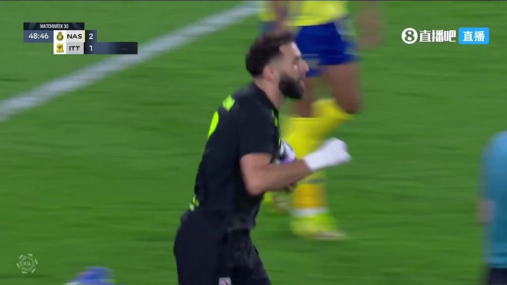 吉達聯合扳回一城!本澤馬高高躍起頭球破門!