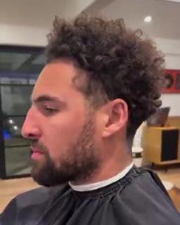 陌生!克萊把頭發剃短了,看著有些滄桑