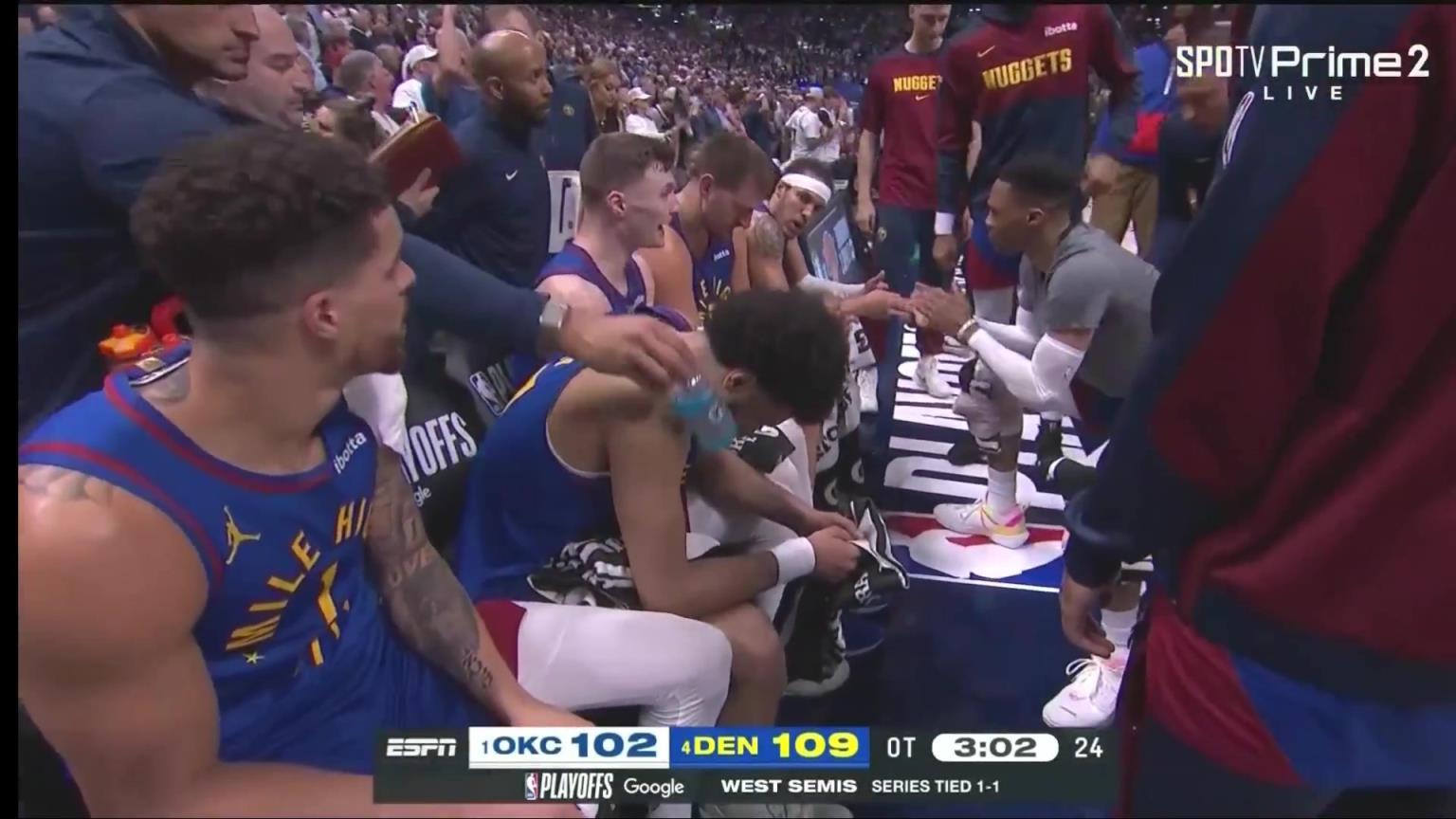 加時領先7分！威少客串教練瘋狂激勵鼓勁隊友們！