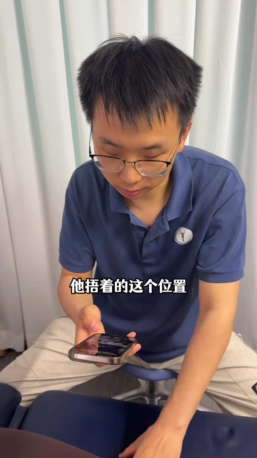 專業(yè)！國(guó)內(nèi)專業(yè)康復(fù)師建議庫(kù)里：要休息1-2周 著急沒(méi)好結(jié)果