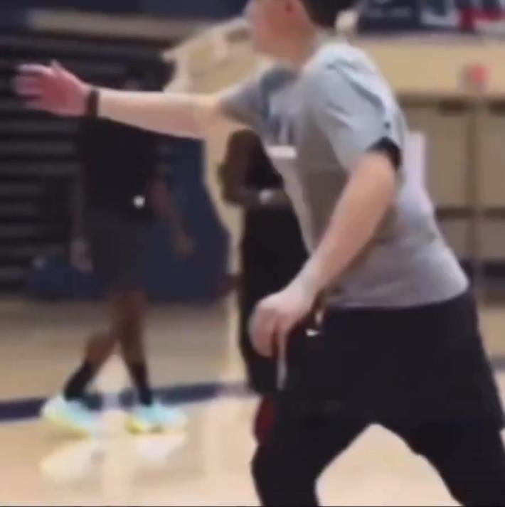 當這三個人一起出現在隊內訓練，大家都以為他們會拿冠軍