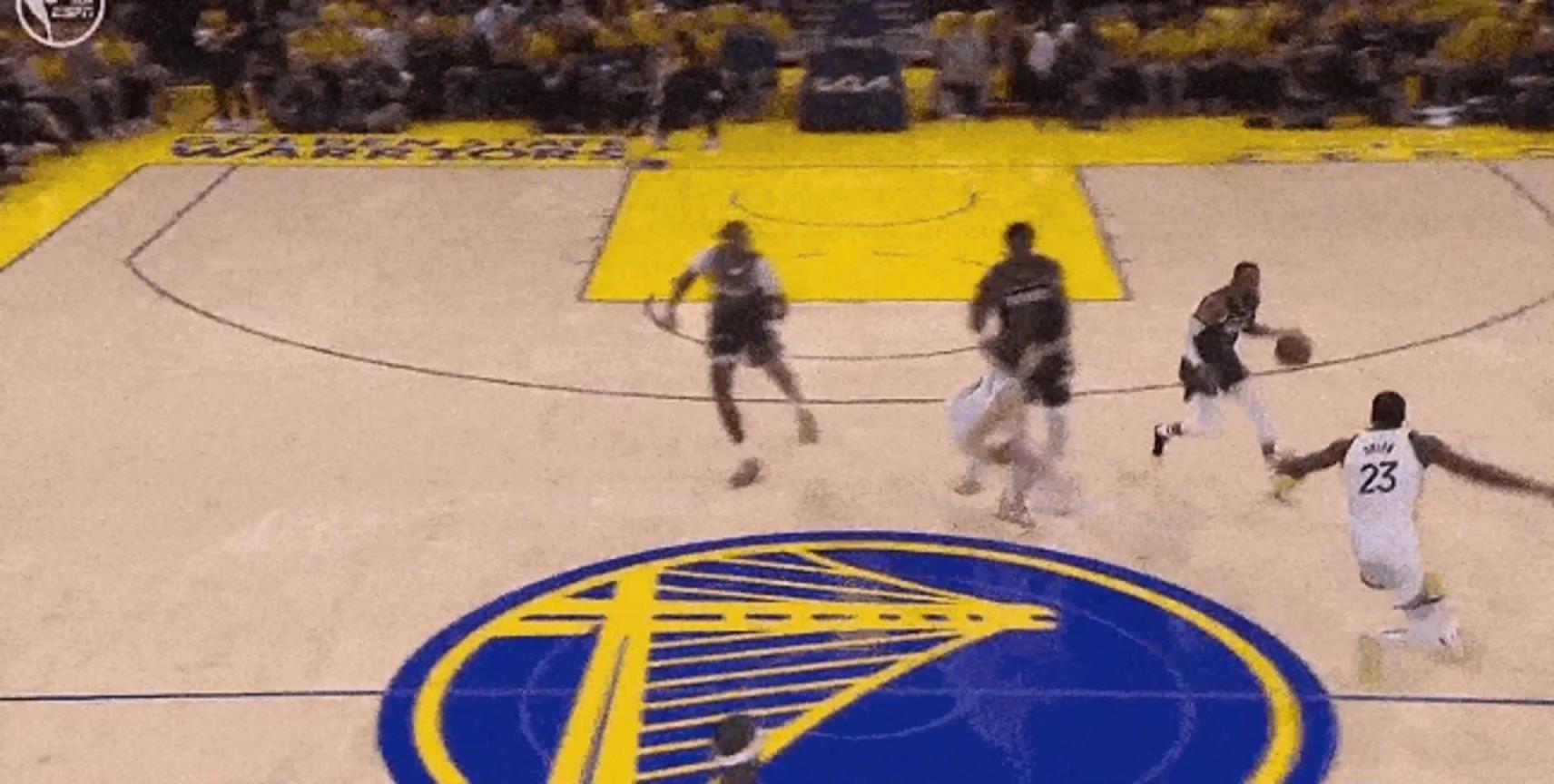 火箭記者發(fā)問：勇士隊(duì)這些動(dòng)作難道不是正大光明的假摔嗎？