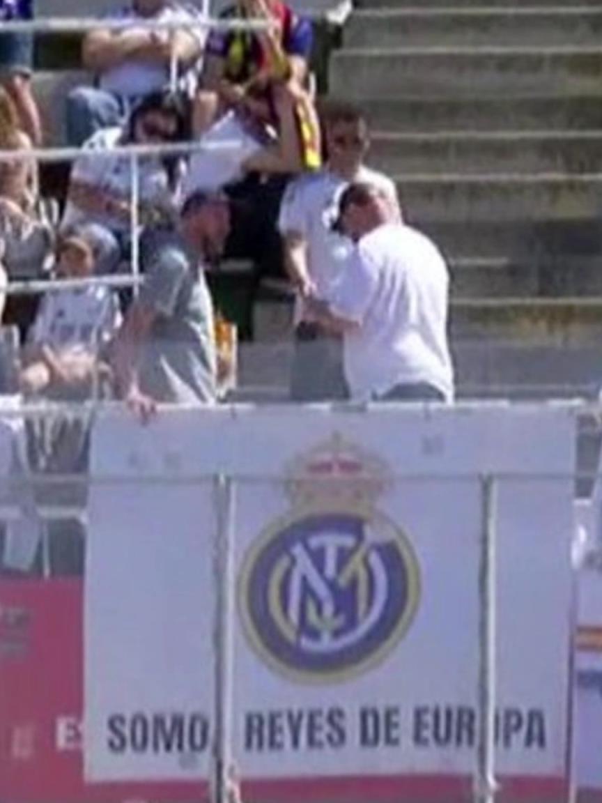 皇家馬德米?皇馬球迷曬和國米隊徽合體橫幅:我們是歐洲之王