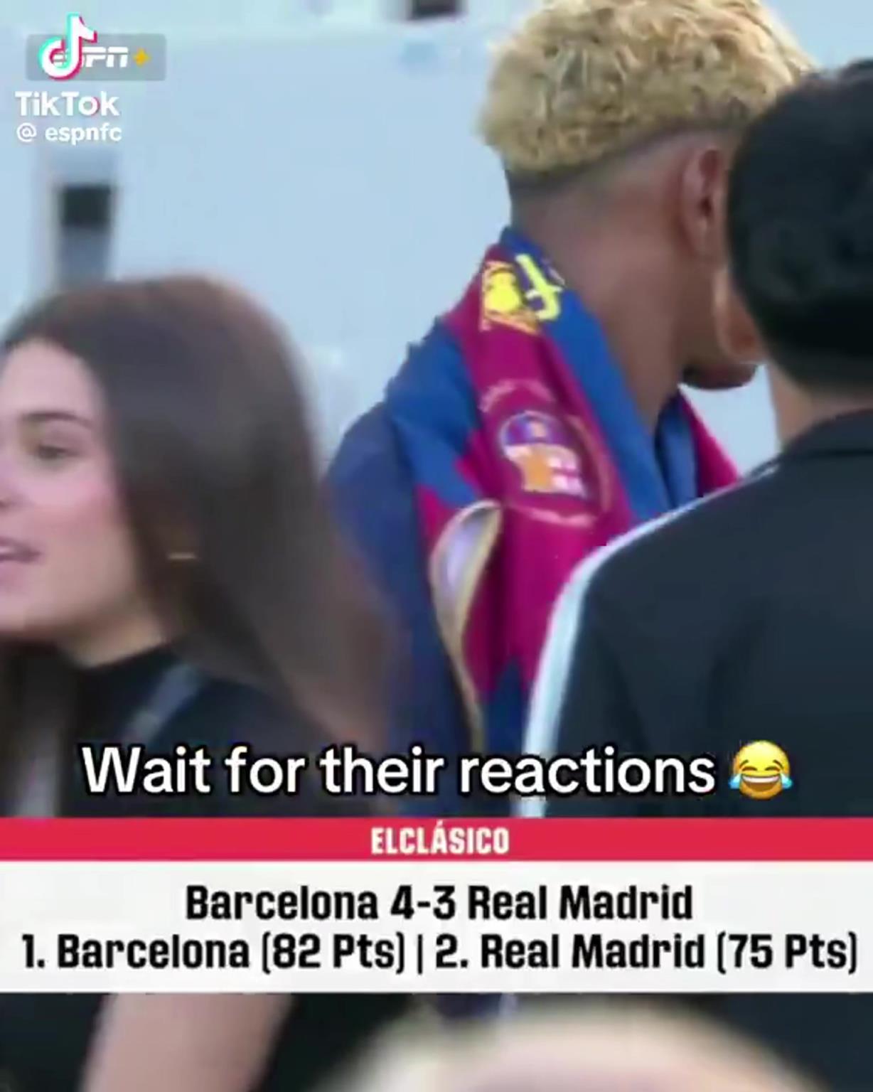 這就叫專業(yè)！亞馬爾和女球迷合影秒變笑臉