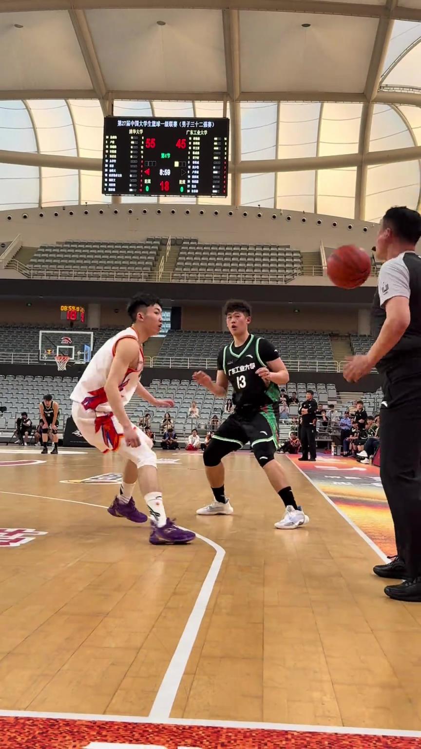 對(duì)面 :不是,裁判也是你們的?