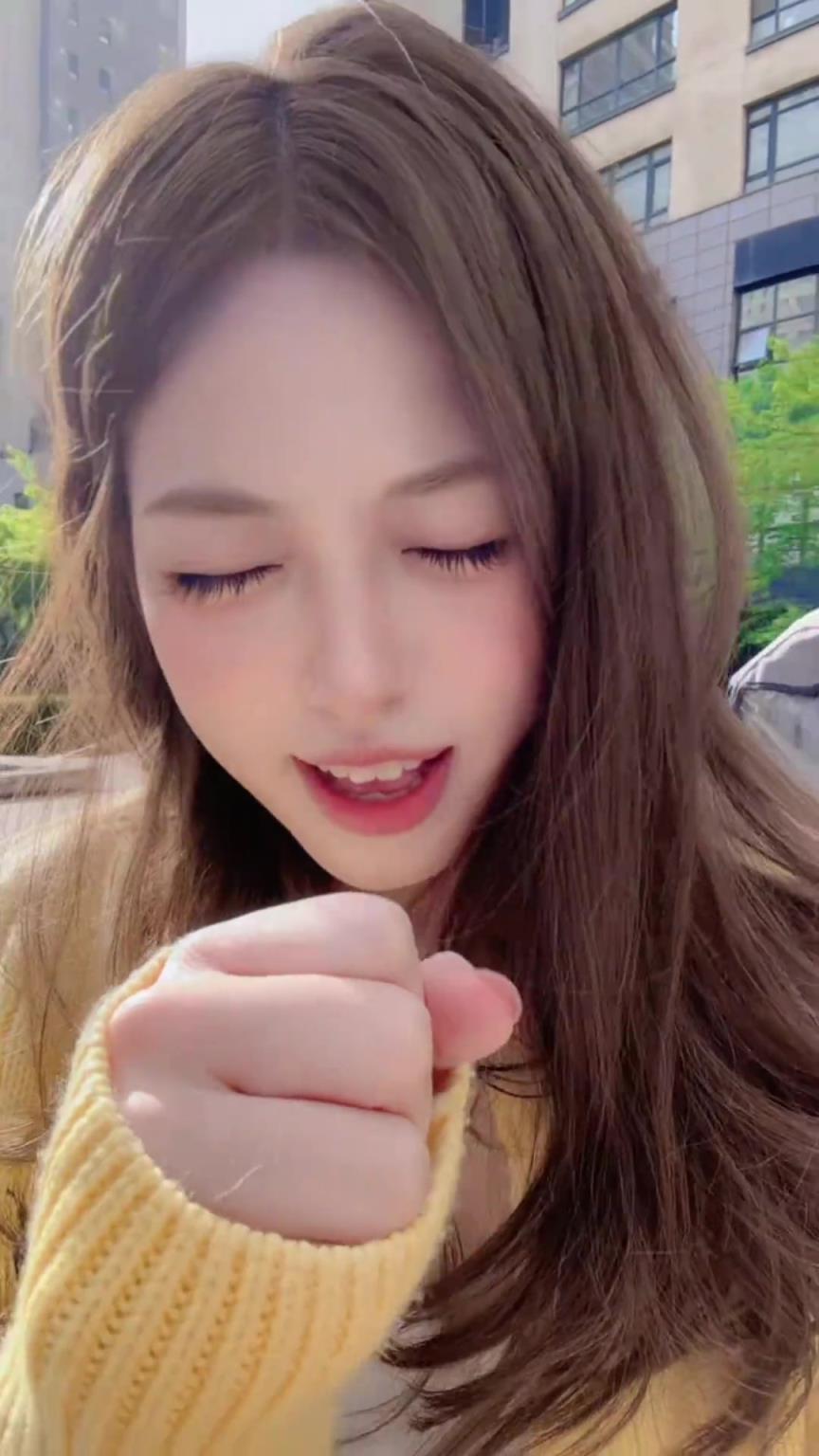 休賽期的啦啦隊只能發發動態賣賣萌了?