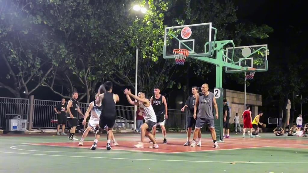 兄弟,這跳投,離美如畫還差多少?