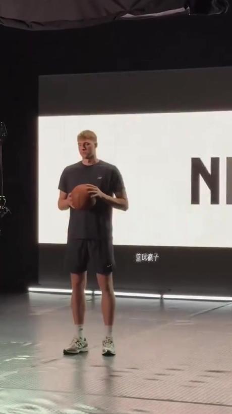 弗拉格已抵达 2025年NBA选秀联合训练营！