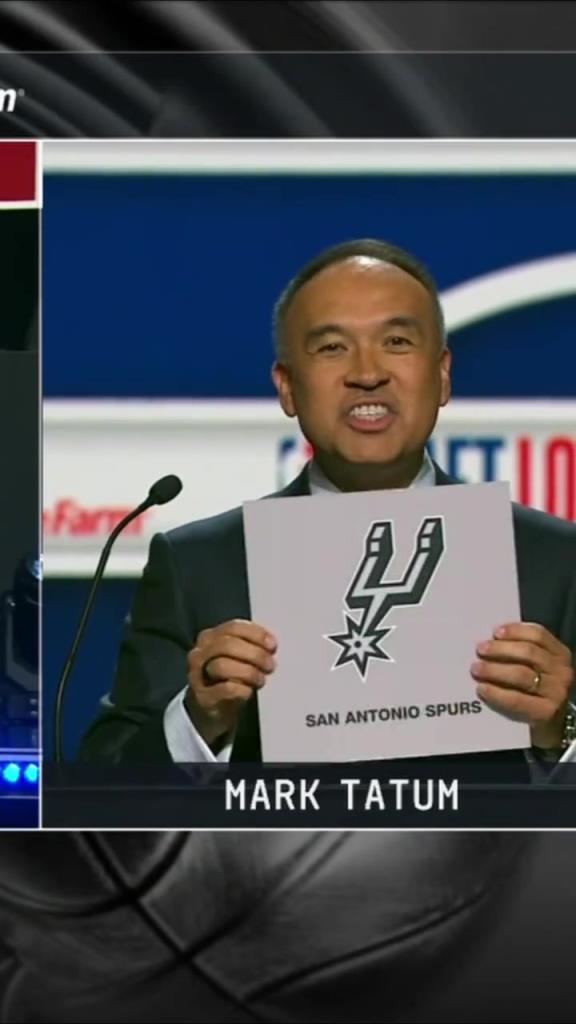 難以置信!獨行俠以1.8%%的概率抽中狀元簽,恭喜獨行俠!