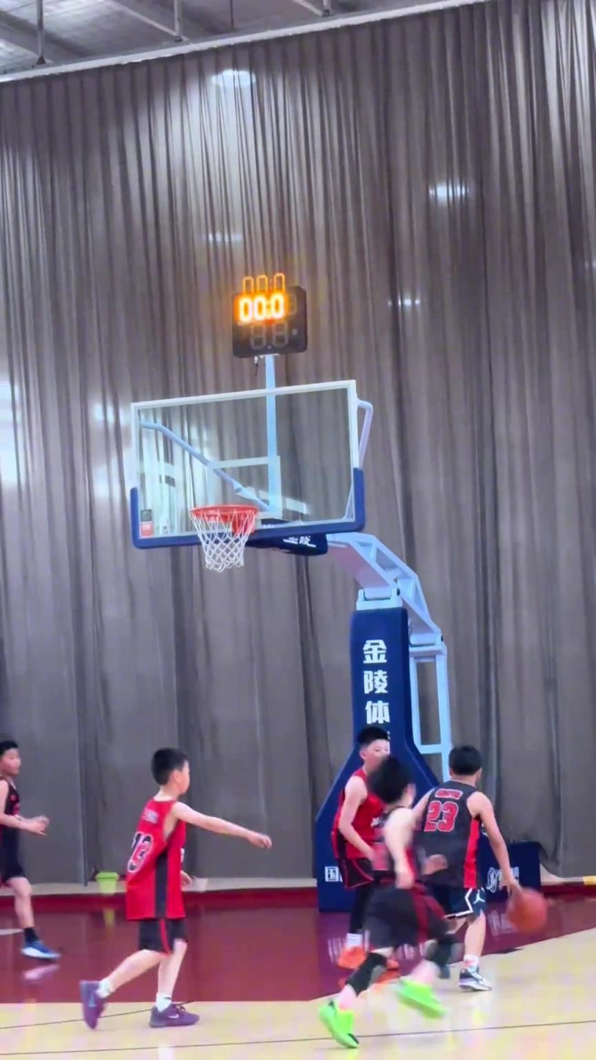 我的黑粉呢？你們團結一下，一起說硬不硬？