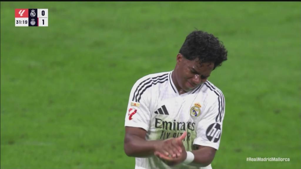 腳感不佳！姆巴佩禁區內做球，恩德里克跟進抽射直上看臺！