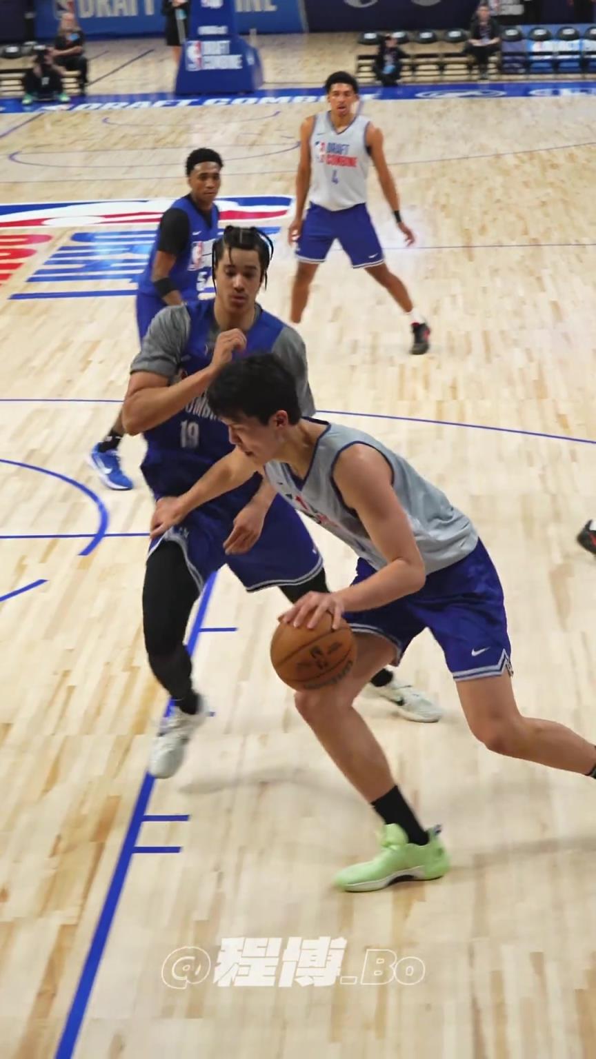 強硬??！楊瀚森低位單吃對手 轉身反籃2+1一氣呵成