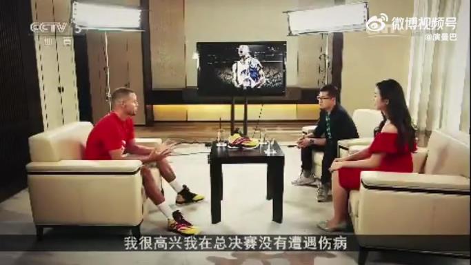 那时候张曼源还在央视！库里年轻时就承认：伤病是比赛一部分
