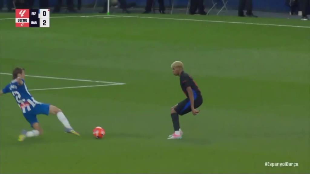 亞馬爾1V3冷靜送助攻！費爾明抽射破門，巴薩提前2輪奪冠！