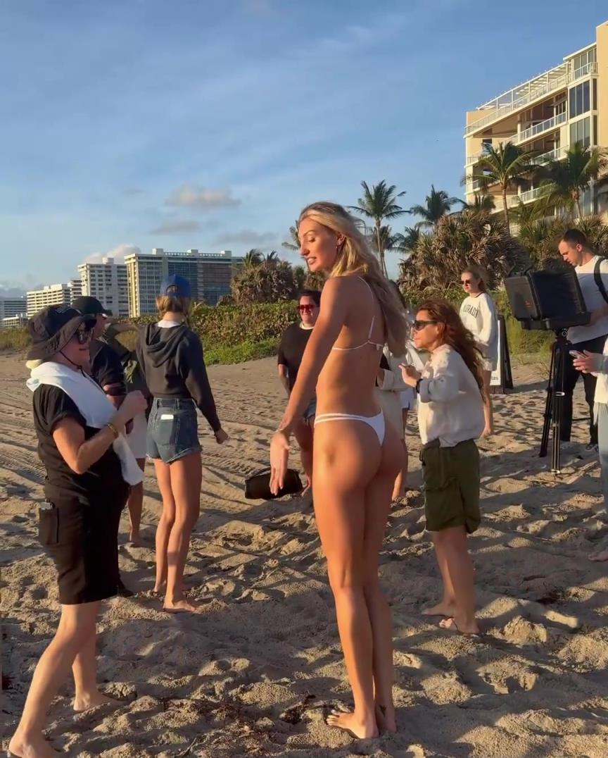 好家伙，這身排骨！庫里教妹布林克性感泳衣寫真，這也太瘦了