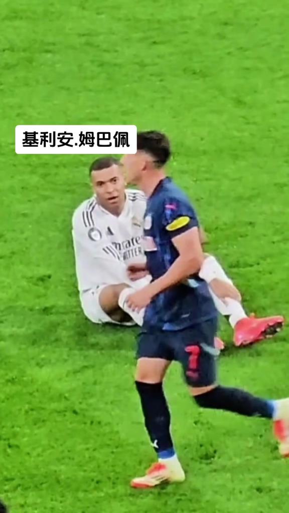 姆巴佩這脾氣是真好！這球換個人，可能早就急眼了吧！