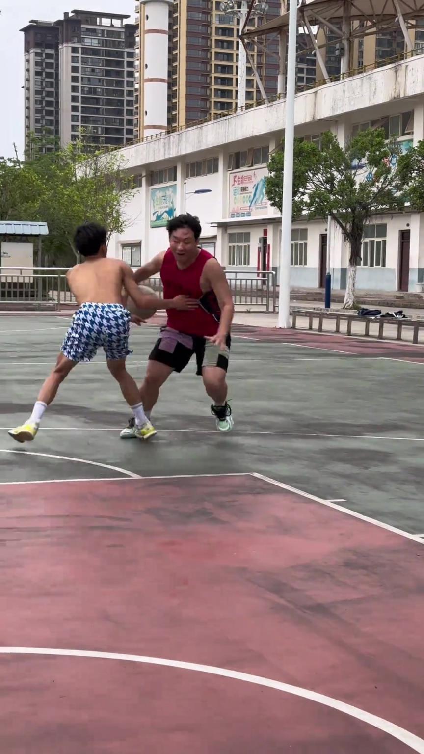 好風(fēng)騷的年輕人~