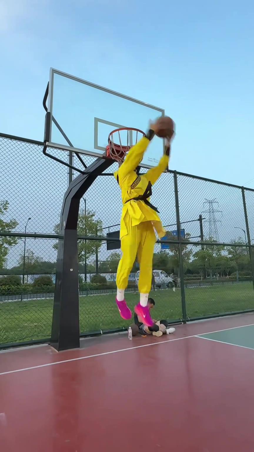 師父，你們過的還好嗎？我在這邊挺好的...