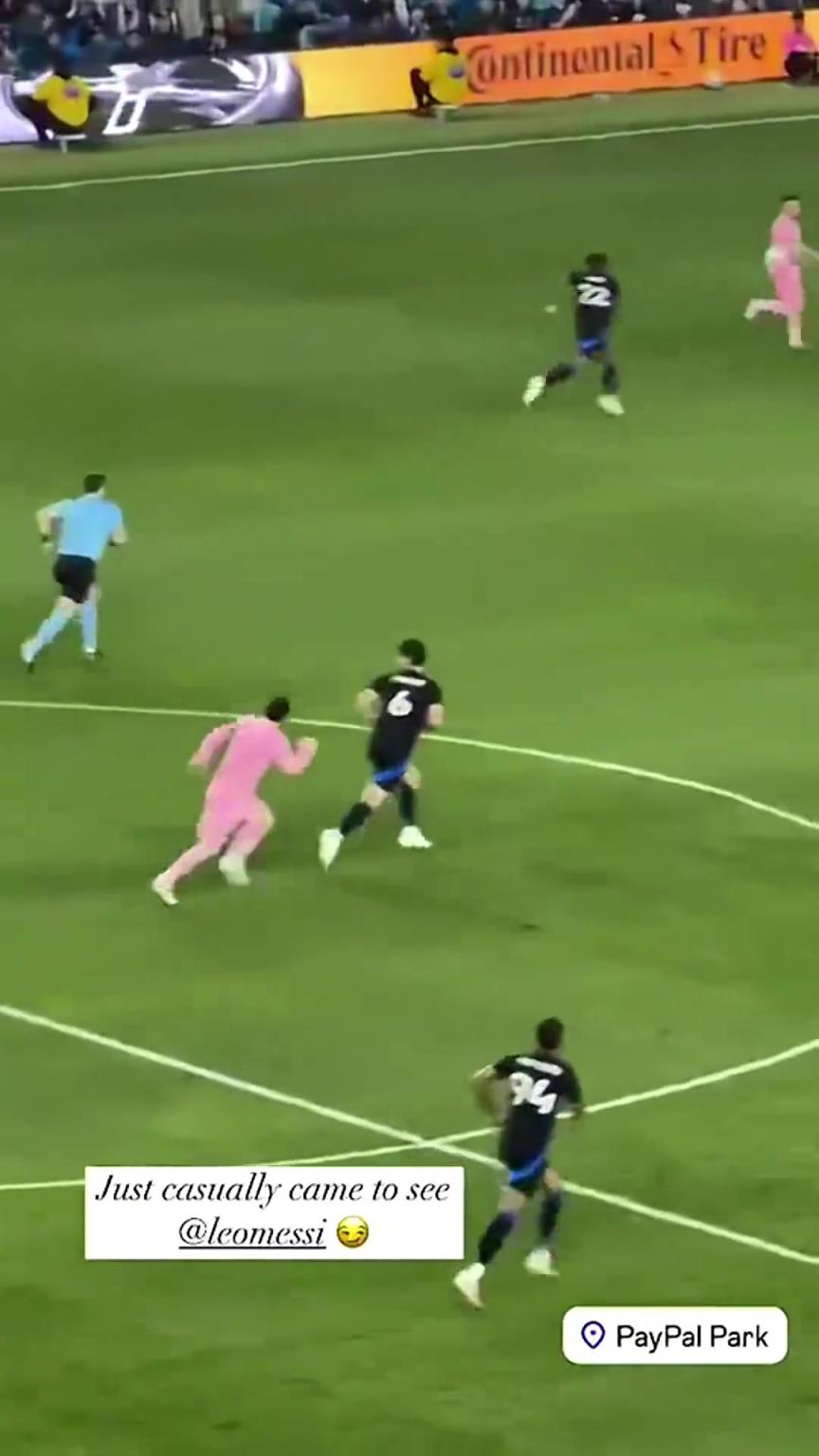 這就是球王的功力！梅西這腳長傳，讓現場球迷忍不住感嘆OMG！