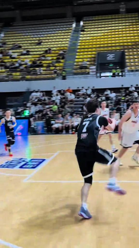 這個傳球如何？