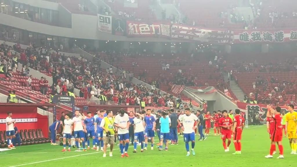 牛志明：泰山隊賽后謝場，確實有些遺憾，這一場就是機會沒把握住