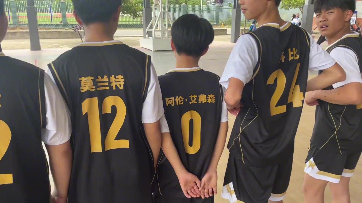 果然全明星陣容最后奪得本年級比賽冠軍對得起背后的名字