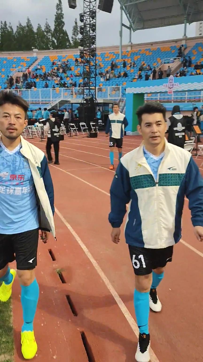 演員文松、林家川參加抖音足球嘉年華青島站!加盟青島海浪明星聯(lián)