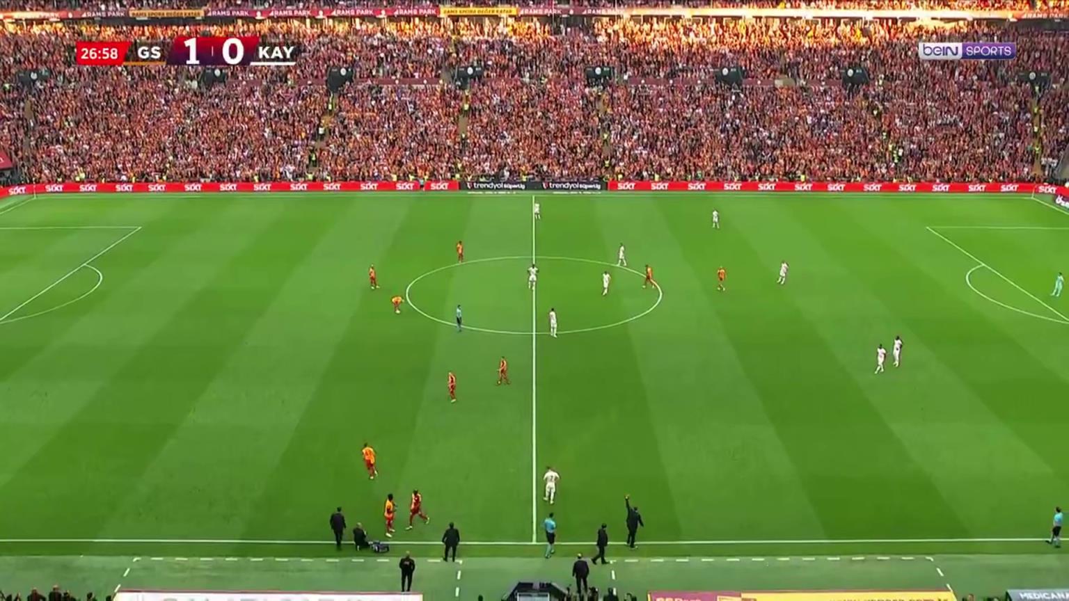 這太有意義了！奧斯梅恩的進球是由他的女兒海莉在球場宣布的