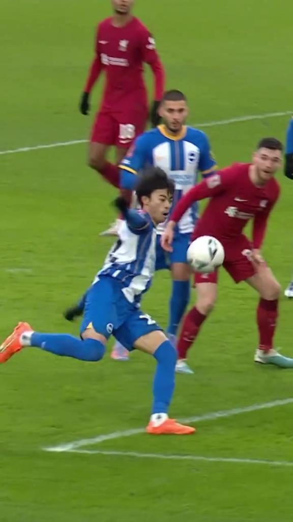 名場面回顧?三笘薫昔日絕殺利物浦,空中連停帶過技驚四座