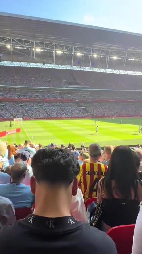 原來你喜歡黑皮魯本迪亞斯女友現場觀看男友比賽~