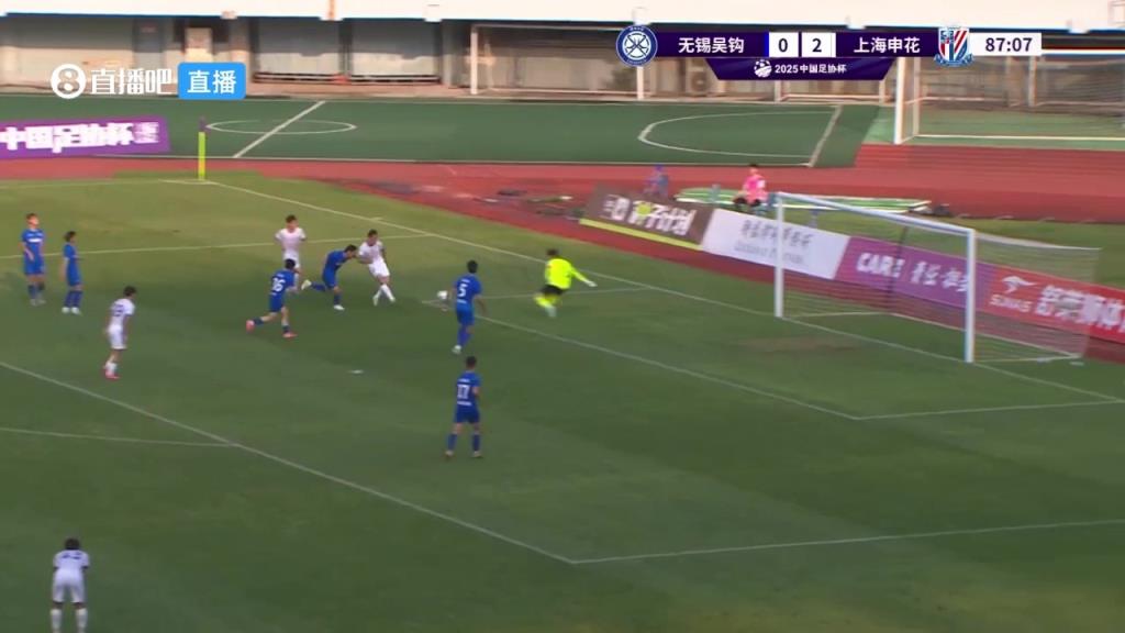 這球漂亮!高天意晃過防守隊員推射破門,申花3-0無錫