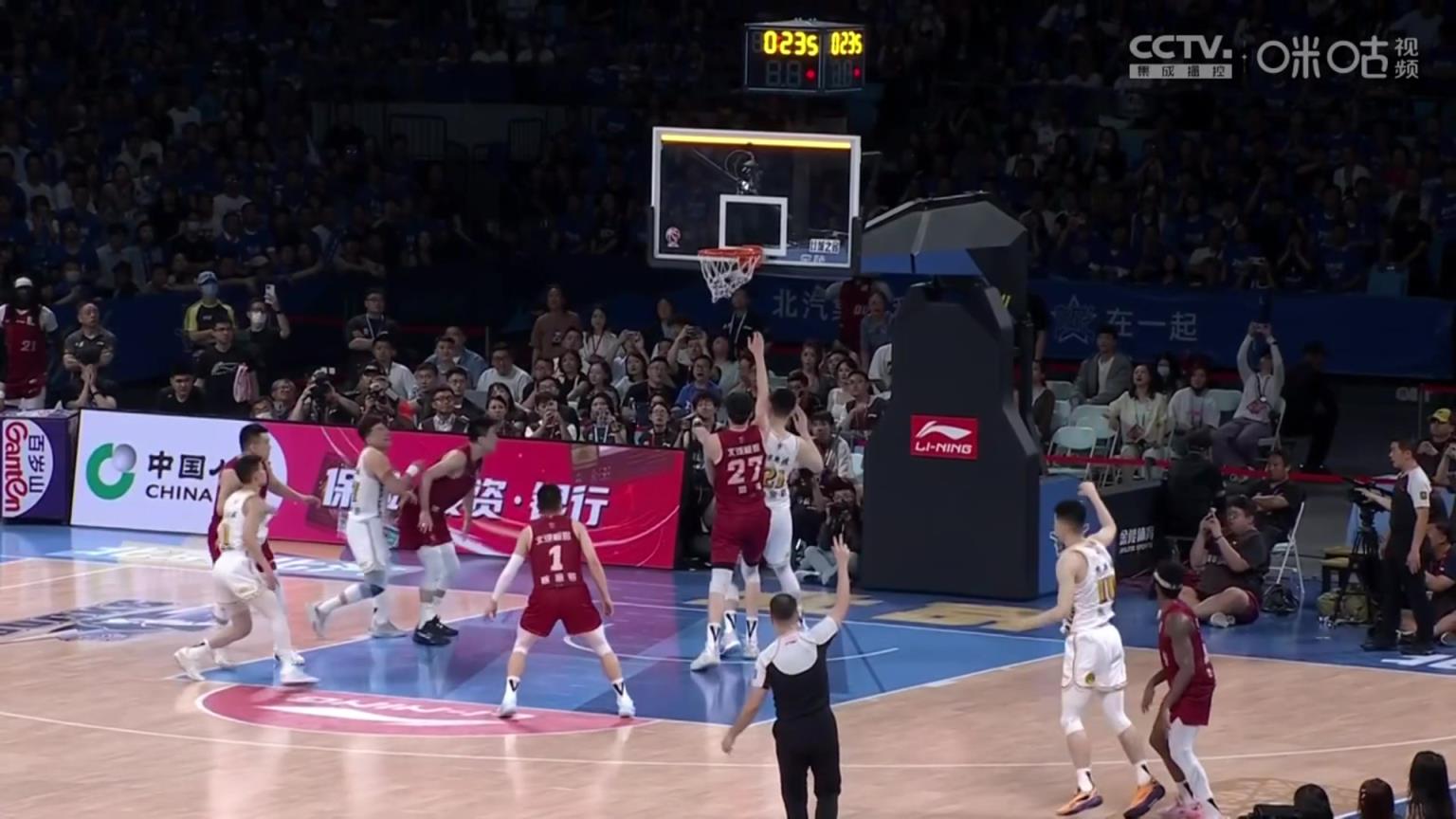 價值千金！朱俊龍大心臟三分壓哨命中，助廣廈殺死比賽鎖定冠軍！