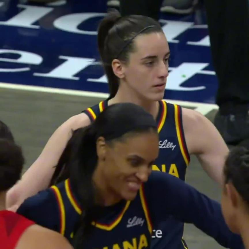 WNBA去年?duì)钤”唤^殺 克拉克轟27+5+11+2精彩集錦
