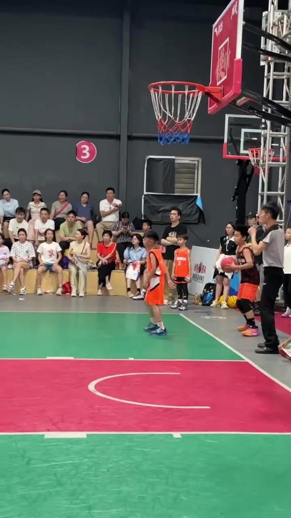 这么小就懂这个套路，后生可畏