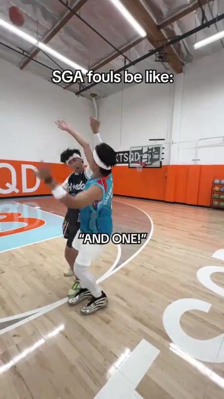 球迷模仿亞歷山大造犯規 裁判直接穿上了雷霆球衣