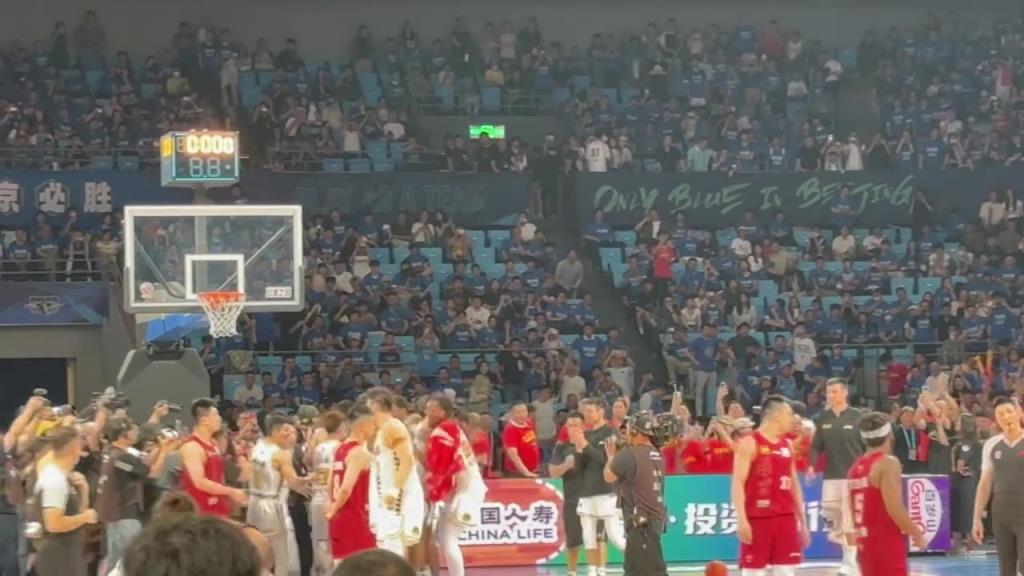 有贏家就有輸家！廣廈奪冠全隊瘋狂慶祝，北京陳盈駿低頭難掩失落