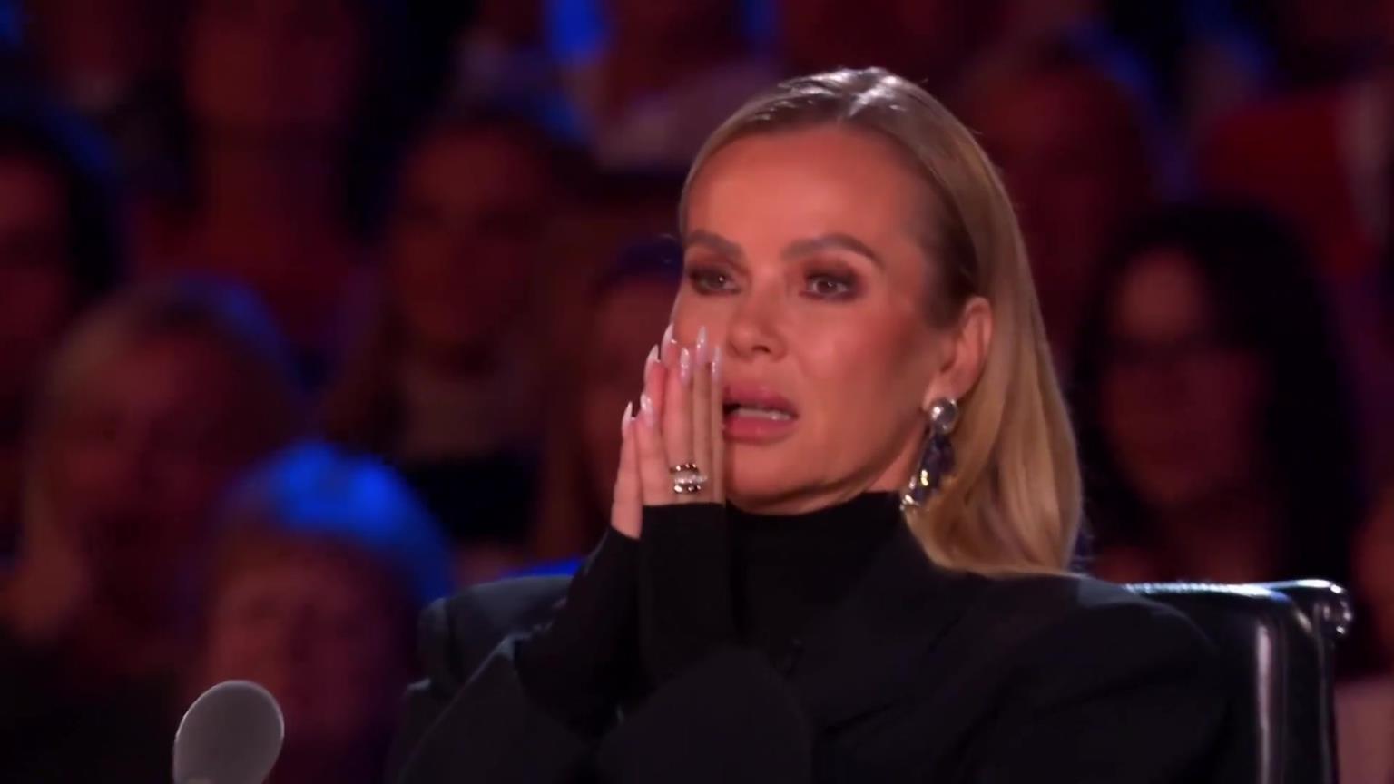 中國雜技大媽紅熊貓現身達人秀，全場驚掉下巴