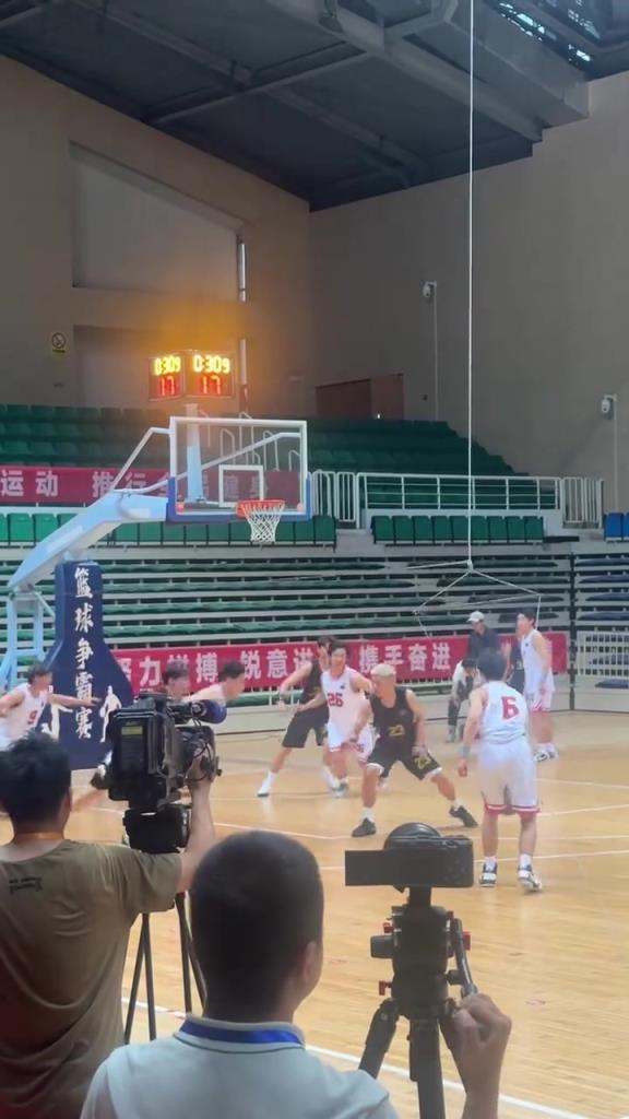 籃球短劇拍攝現場 這夸張程度喬丹看了都害怕