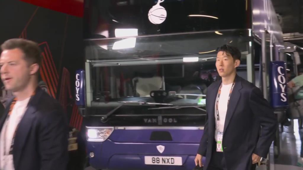 歐聯決賽無緣首發！孫興慜西裝革履帥氣抵達球場！