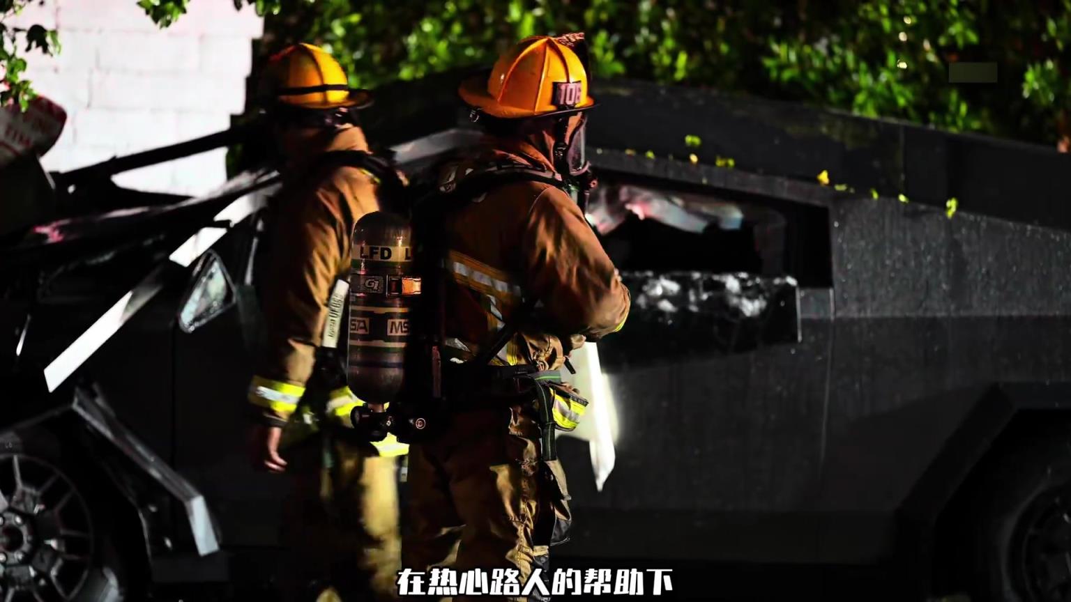 特斯拉Cybertruck失控,阿里納斯兒子遭遇嚴重失控