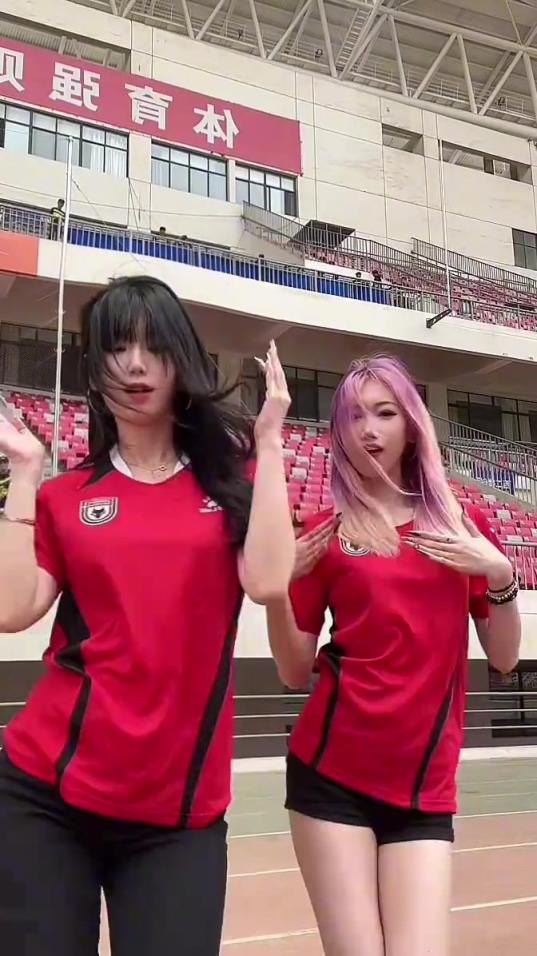兄真喜！陕西联合足球宝贝