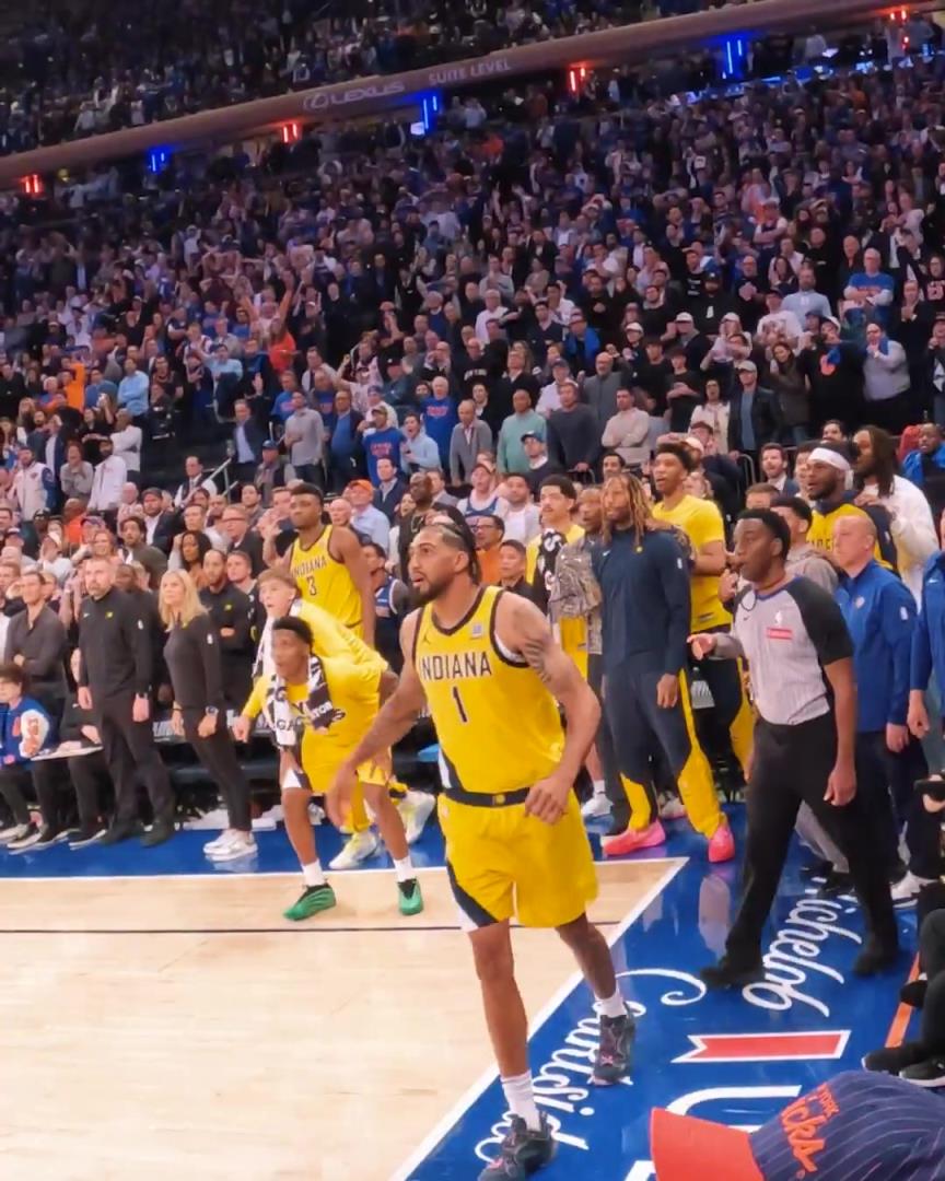 哈利伯頓投出絕平長兩分時步行者替補席的反應