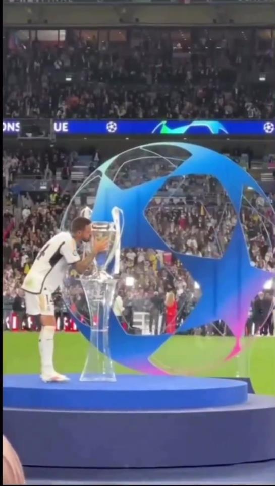 拿到第六個歐冠后,魔笛、克羅斯不屑一顧,其他球員愛不釋手