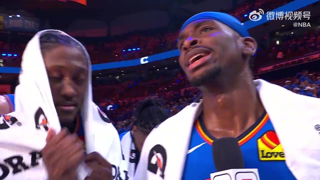 SGA賽后稱贊杰威的表現:多才多藝無所不能!