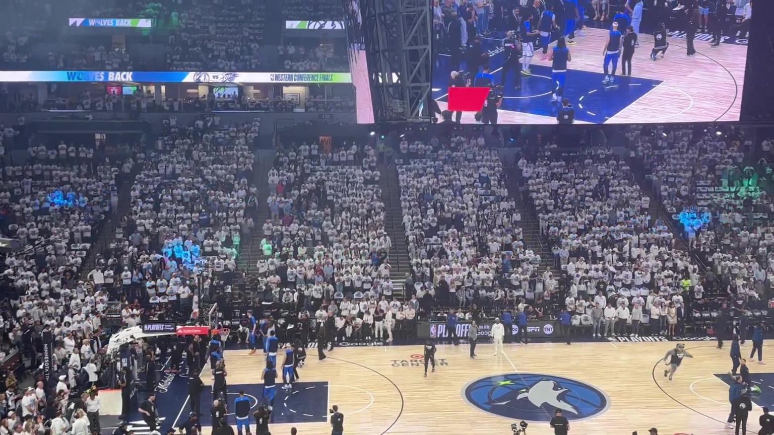 回到主場能扳回一城嗎？介紹雷霆首發(fā)時 森林狼主場全場噓聲