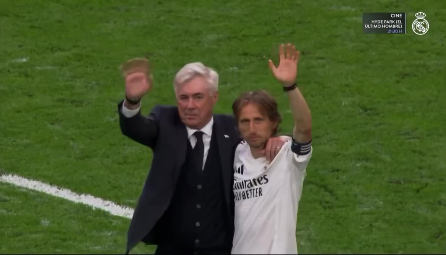 淚目莫德里奇和安切洛蒂賽后一起向伯納烏球迷揮手告別！