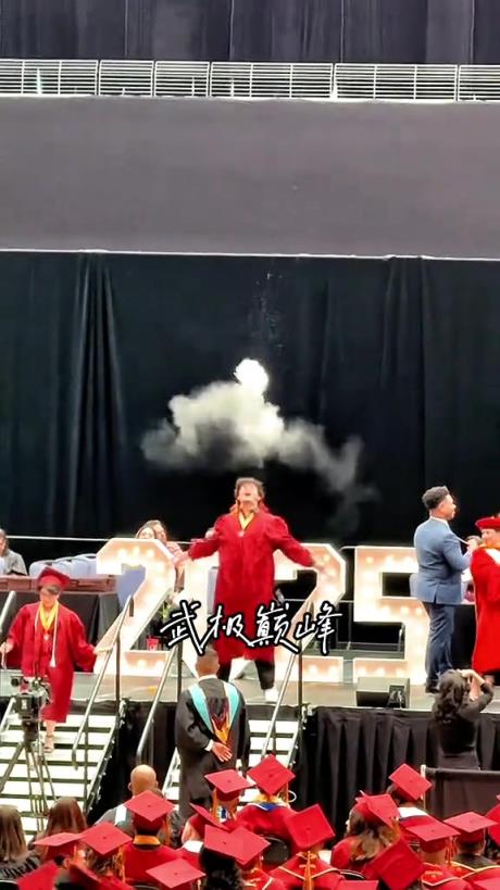 又是一年畢業季！畢業典禮上模仿老詹的孩子們