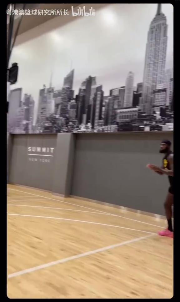 改了很多個版本的投籃姿勢!40歲的詹姆斯依然在精進投籃!