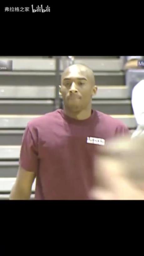 校園里的大明星!科比高中時就有很多迷妹了!